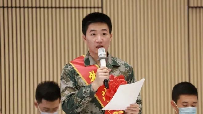 肖航：做一名合格的清华士兵千亿球友会app先锋学子(图8)